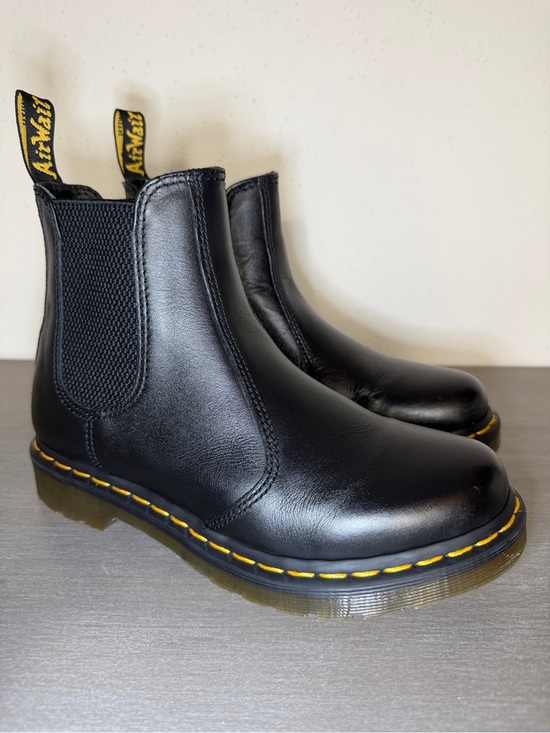 Dr. Martens Shoes - Dr. Martens 2976 Chelsea Boots Black Leather Women's Size 7 US 5 UK Excellent